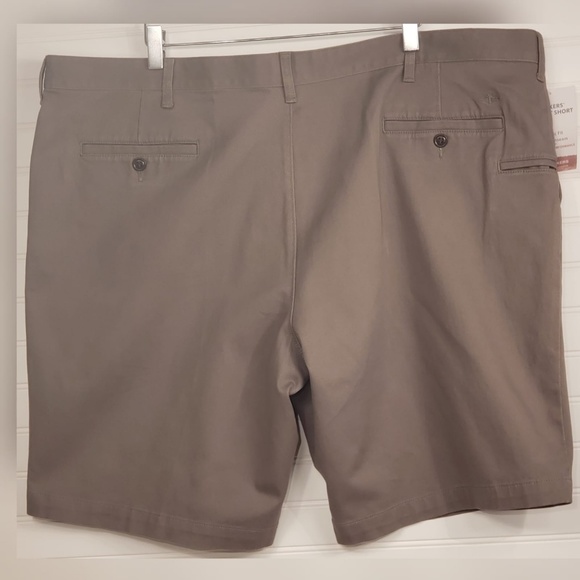 Dockers Khaki Green Shorts Size 44 - Picture 2 of 4